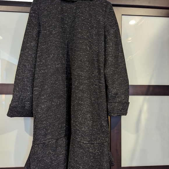 Beautiful Wool (blend?) Feminine Jacket in heathered black. - Picture 3 of 5